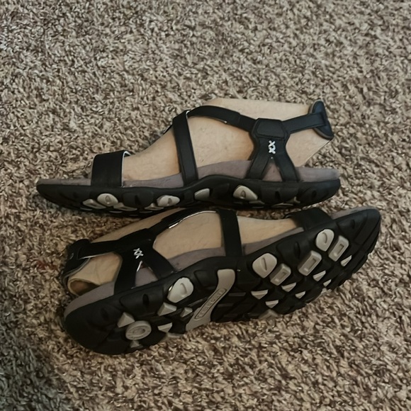 Merrell Black Paloma Sandles Size 7 Women’s New - Picture 2 of 5